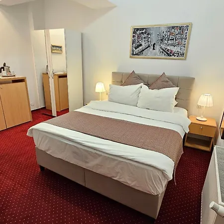 Готель Bucur Бухарест